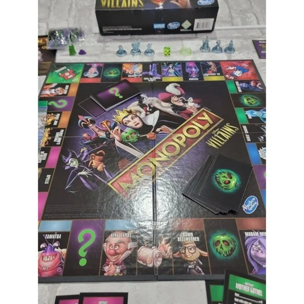Monopoly: Disney Villains Edition Board Game for Kids Ages 8+ COMPLETE LIKE NEW!
